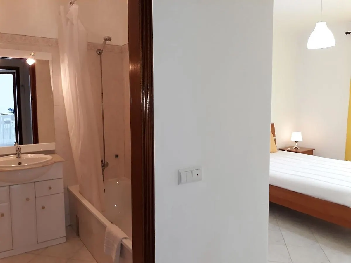 Satelite Ac&Garagem Apartment Quarteira